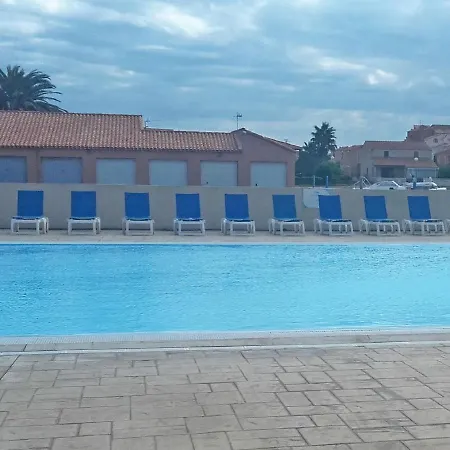 Comfortable 2 Km Away From The Sea Apartament