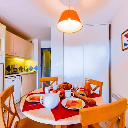 Apartament Comfortable 2 Km Away From The Sea