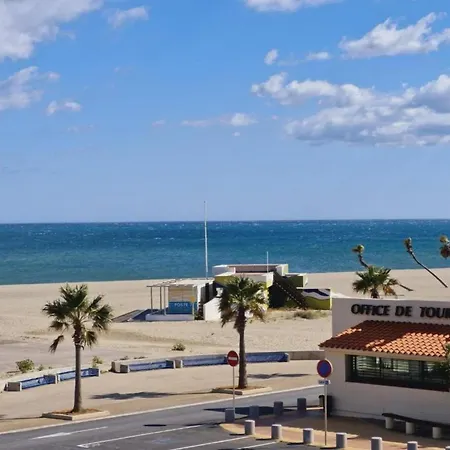 Comfortable 2 Km Away From The Sea